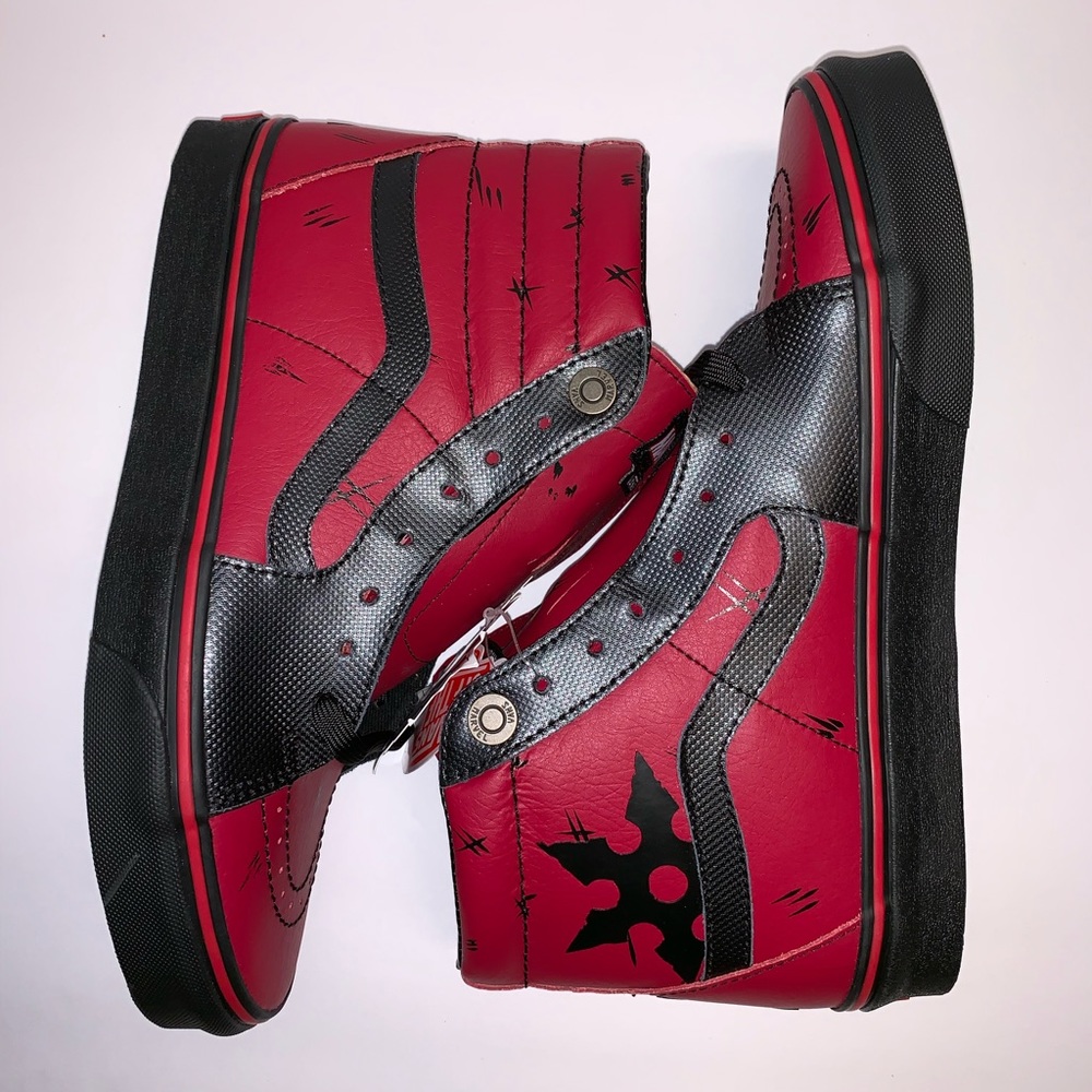 NIB Vans x Marvel Deadpool Sk8-Hi limited edition - Picture 5 of 8